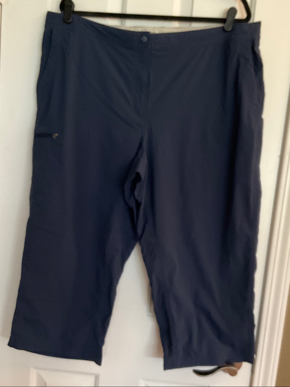 Women’s Navy L.L. Bean Comfort Trail Cropped Pants